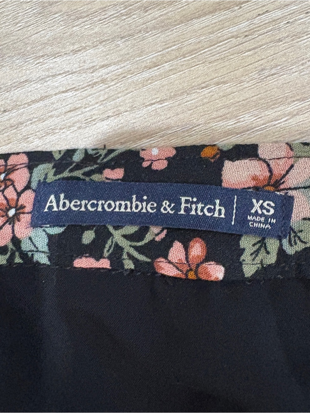 Abercrombie & Fitch Floral Ruffle Wrap Skirt XS Button Closure Tie side - Picture 6 of 13